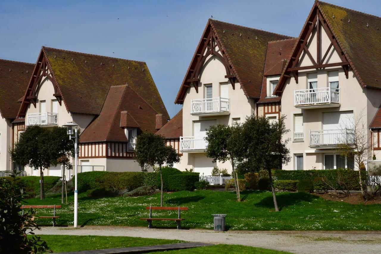 Appartement Au Pied De La Plage - Balcon - Parking Courseulles-sur-Mer Exterior foto